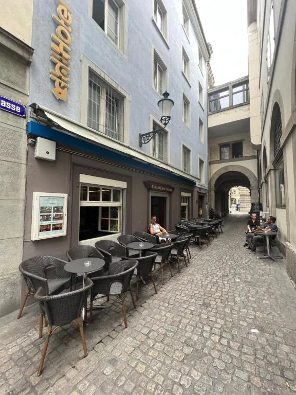 Eingang des stattHotels an der Schneggengasse im Niederdorf Zürich